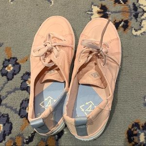 Sperry eco-friendly sneaker-only worn once!